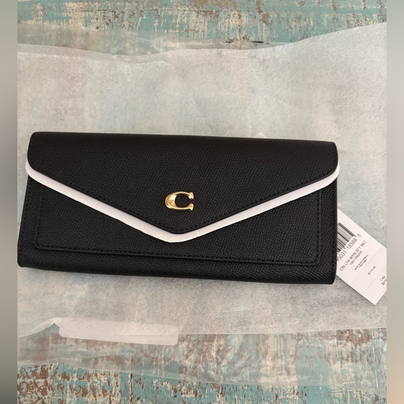 🎁Coach Women's Crossgrain Leather Wyn Soft Wallet, LI/Black, One Size - Picture 5 of 6